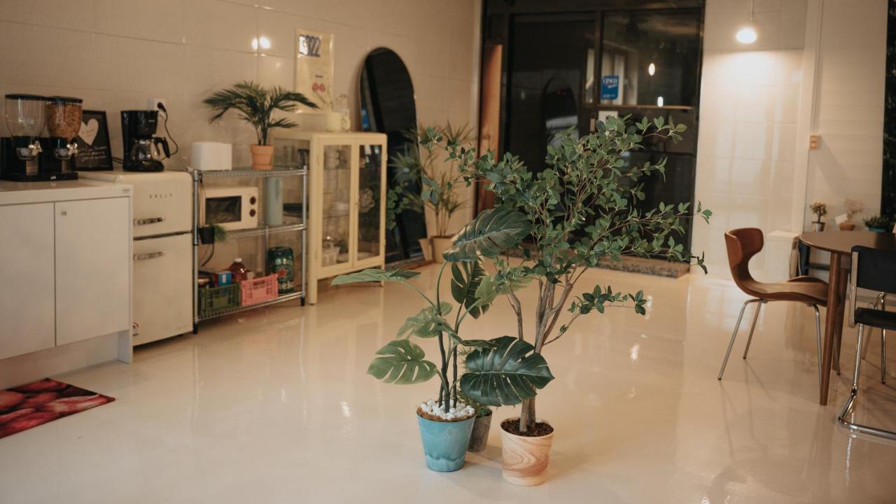 Inhere Guesthouse Кёнджу Экстерьер фото